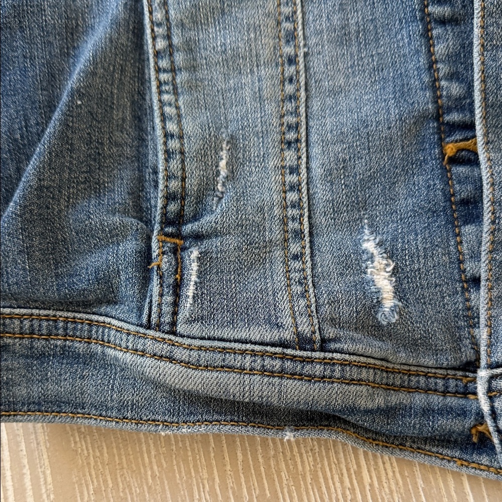 Women’s Small Distressed Blue Denim Jean Jacket Classic Trucker Style - Picture 12 of 16